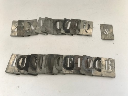 Anciens pochoirs alphabet - anciens,